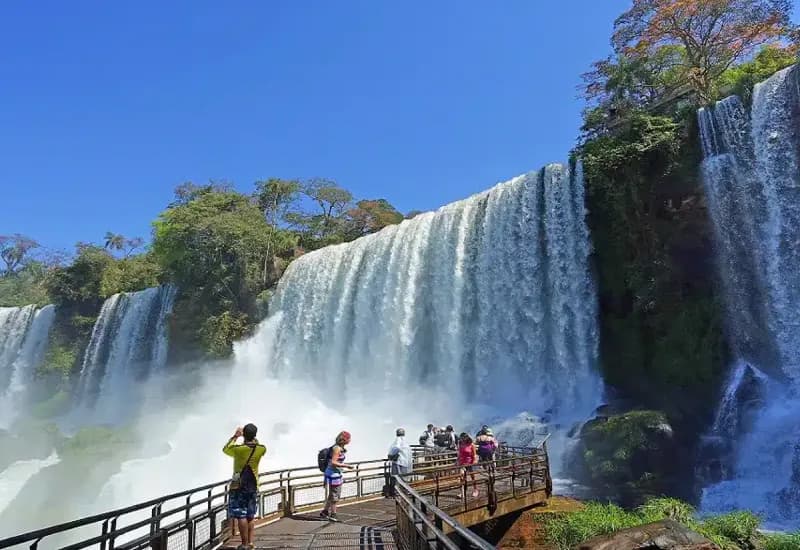 Hoteles en Iguazú ↔ Cataratas Argentinas · Ida y vuelta