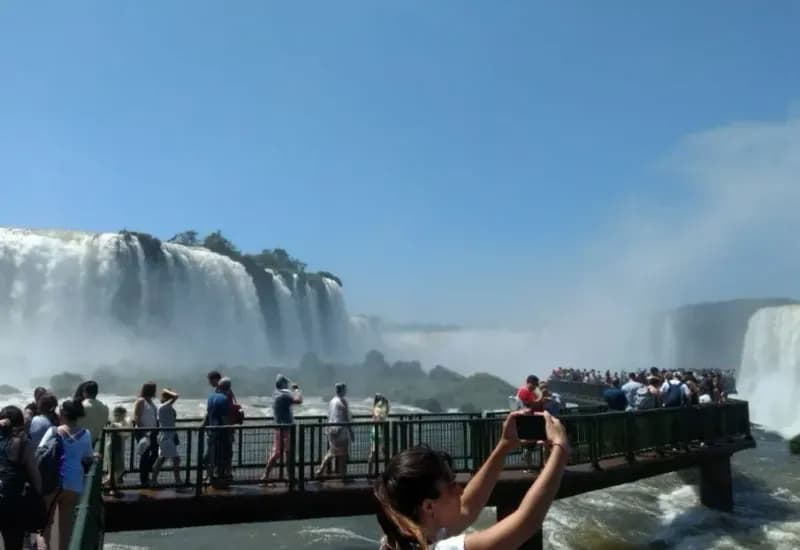Hoteles en Iguazú ↔ Cataratas Brasil · Ida y vuelta